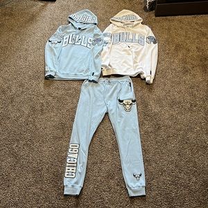 Pro Standard Bulls Logo Set (Champs Sports) - 2 Hoodies and Joggers